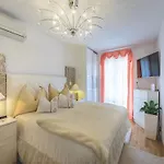 Viva La - Two-bedroom With Shared Pool *