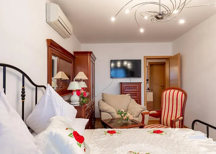 아파트 Viva La - Two-bedroom With Shared Pool